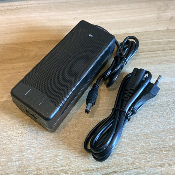 54.6V 2A Lithium Battery Charger Electric Bike Charger for 13S3P 48V Li-Ion Battery Pack Charger High Quality Cooling with Fan